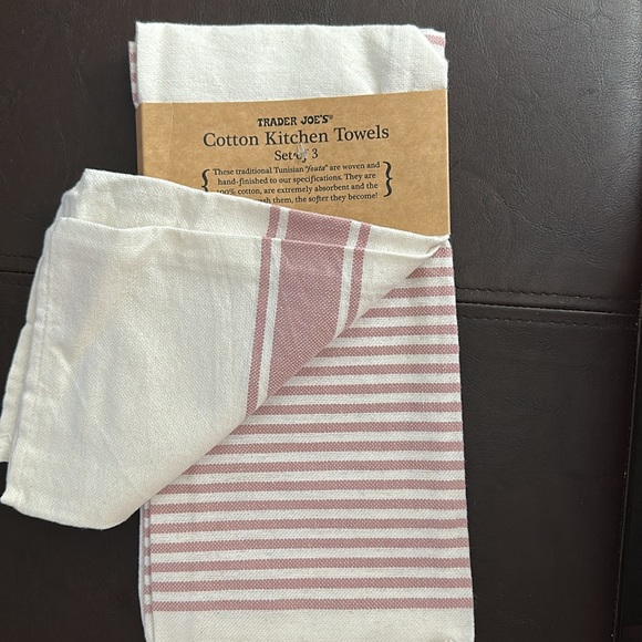 Trader Joe’s Cotton Kitchen Towels, set of 3 - Picture 3 of 4